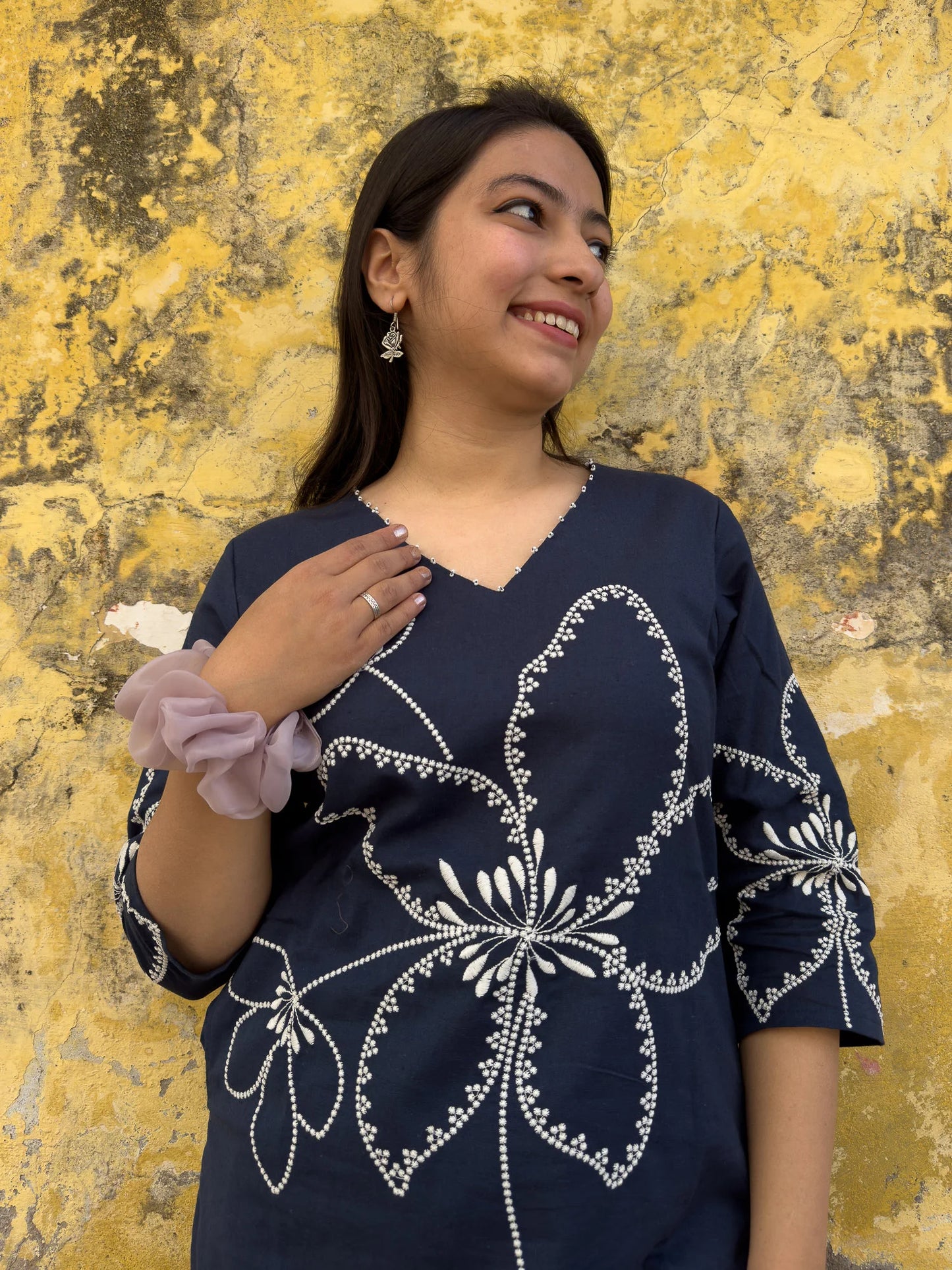 Roslic™ V-neck flower embroidery long kurta with straight pants