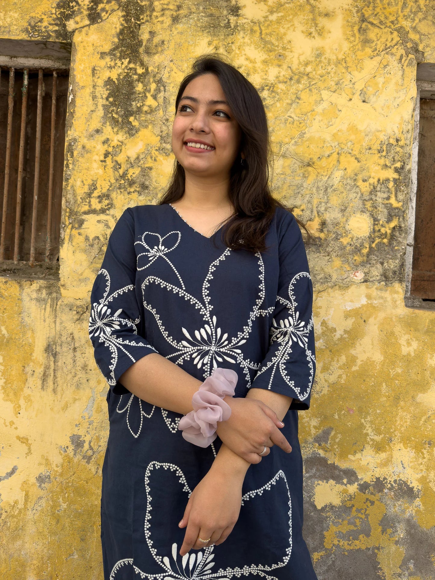 Roslic™ V-neck flower embroidery long kurta with straight pants