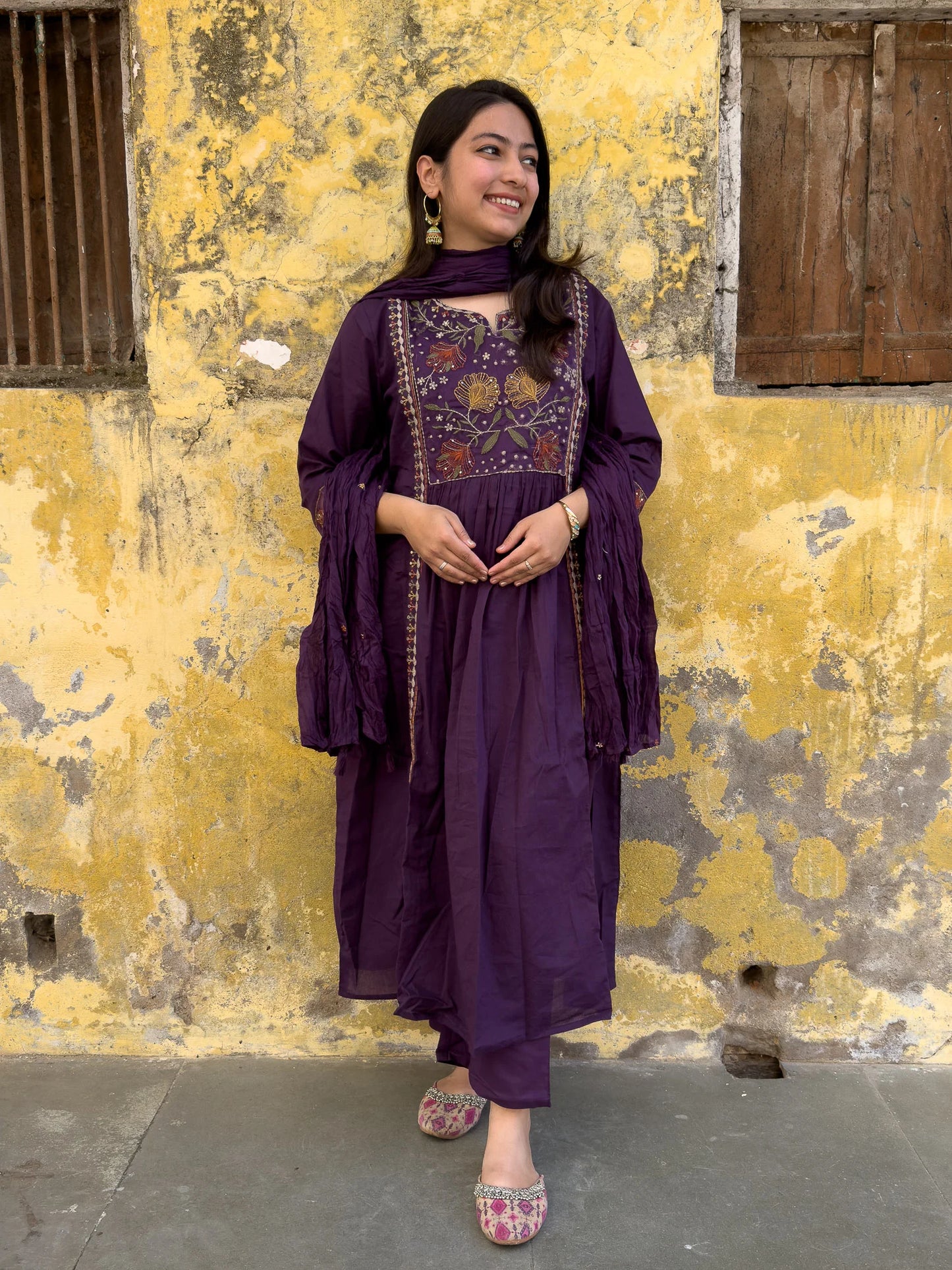 Roslic™ purple kurta set with floral embroidery on neck and sleeves
