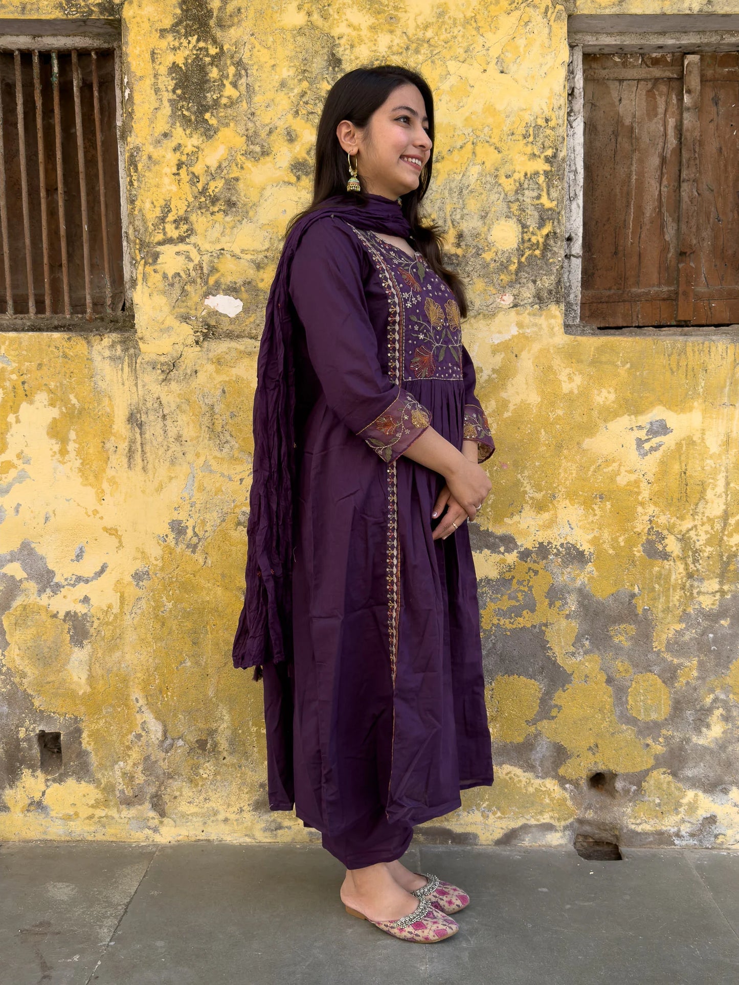 Roslic™ purple kurta set with floral embroidery on neck and sleeves
