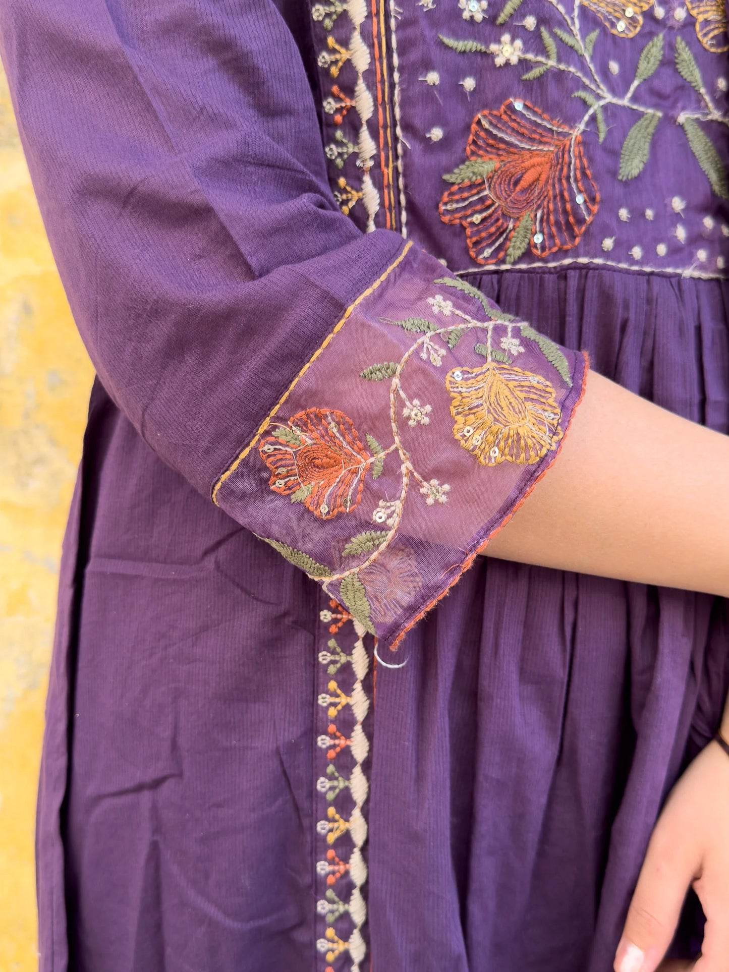 Roslic™ purple kurta set with floral embroidery on neck and sleeves