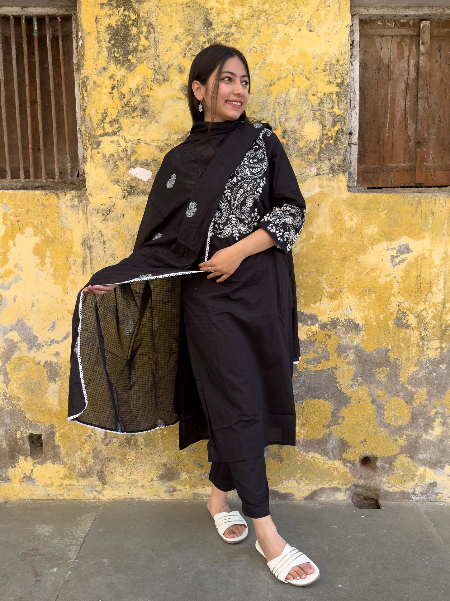 Roslic™Black Suit with Thread Work
