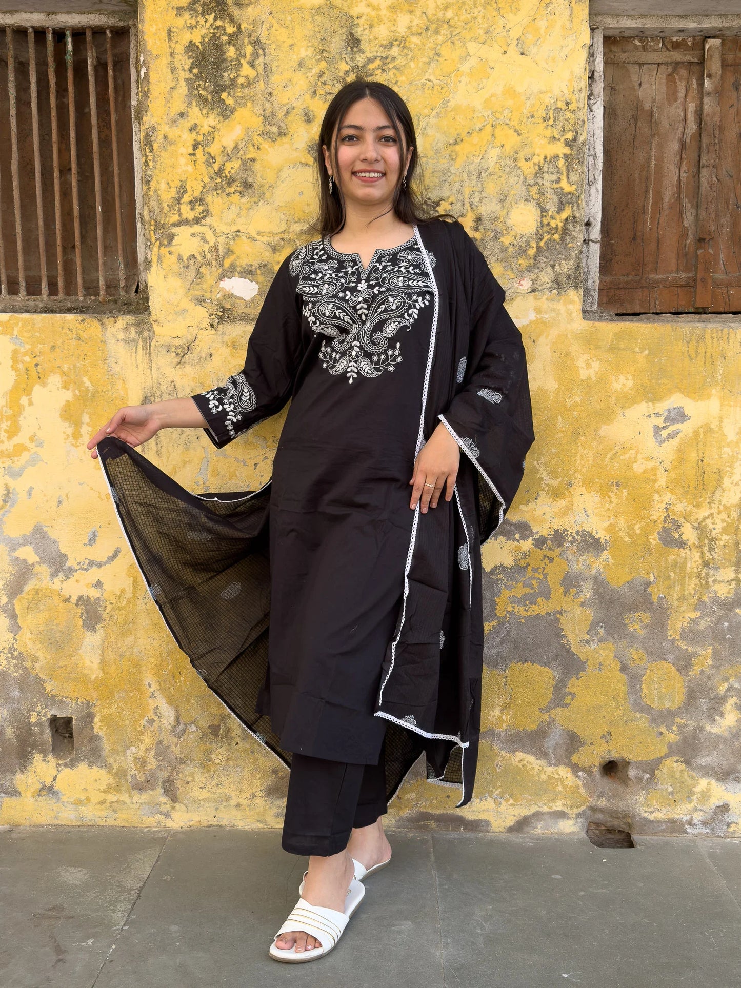 Roslic™Black Suit with Thread Work