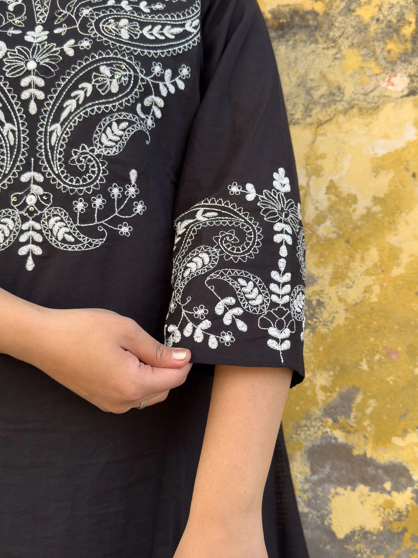 Roslic™Black Suit with Thread Work