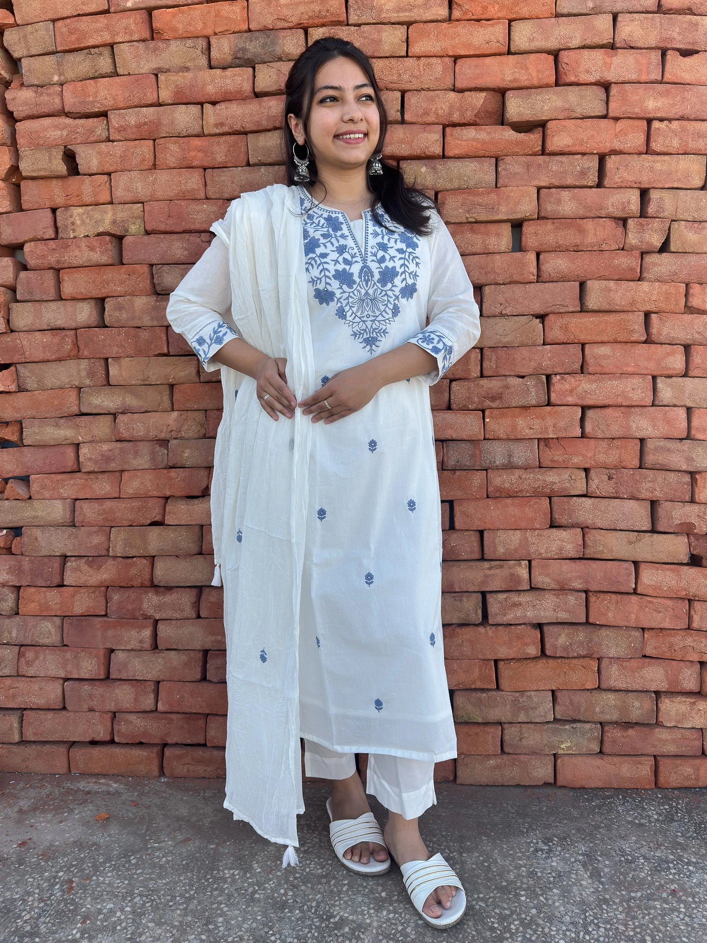 Roslic™ off white kurta set with blue work