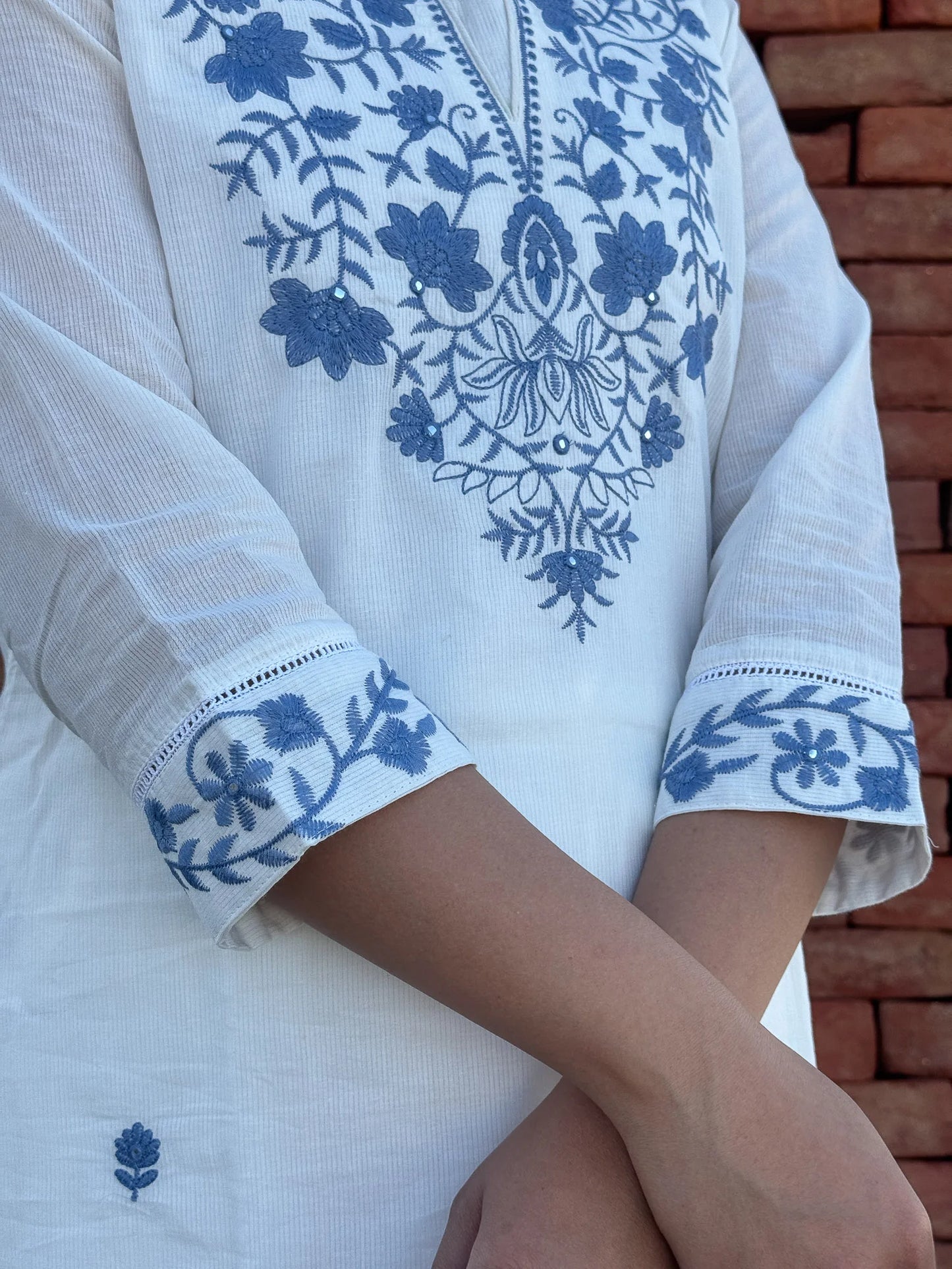 Roslic™ off white kurta set with blue work