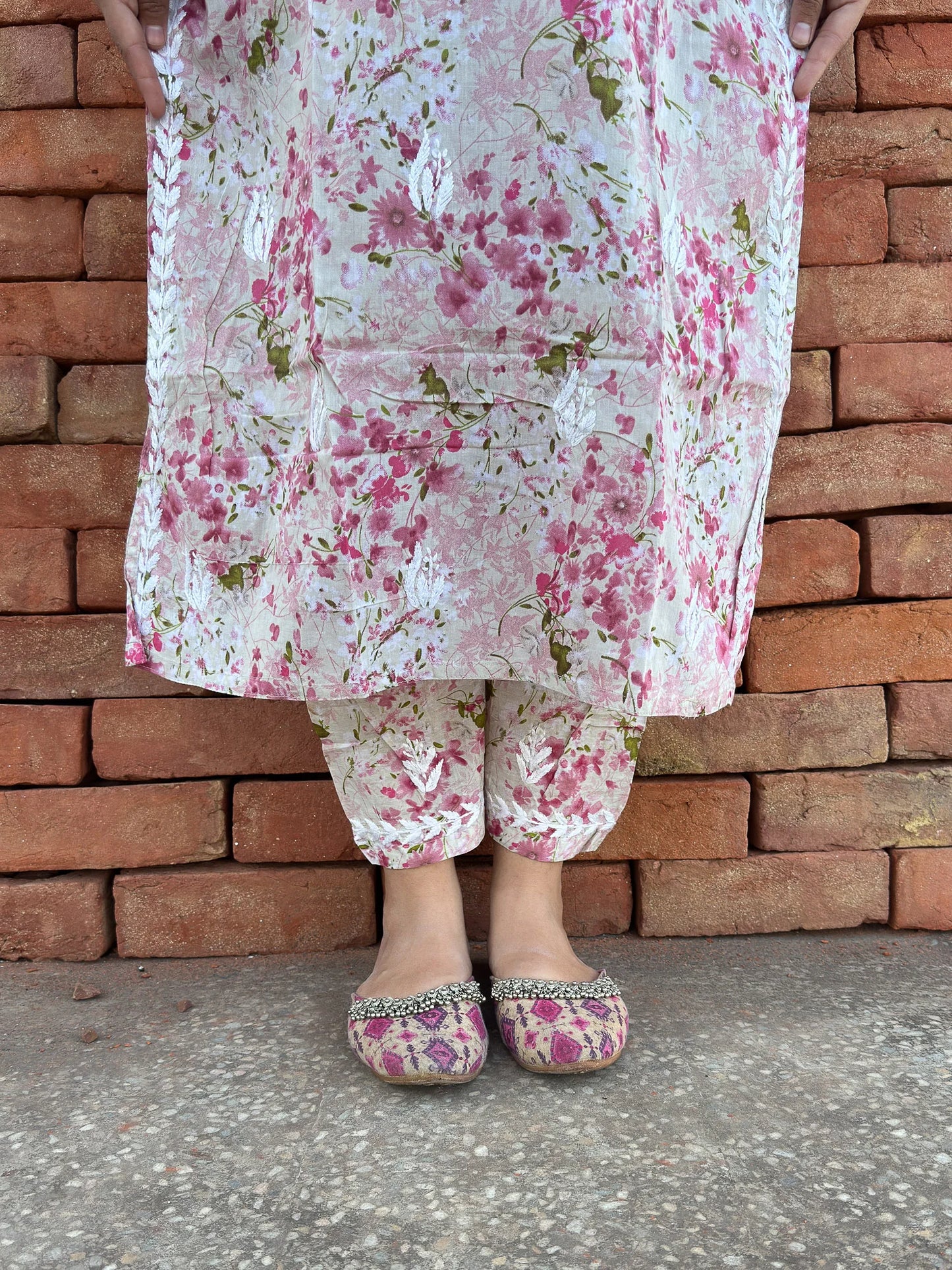 Roslic™ baby pink floral printed co-ord setwith chikankari work
