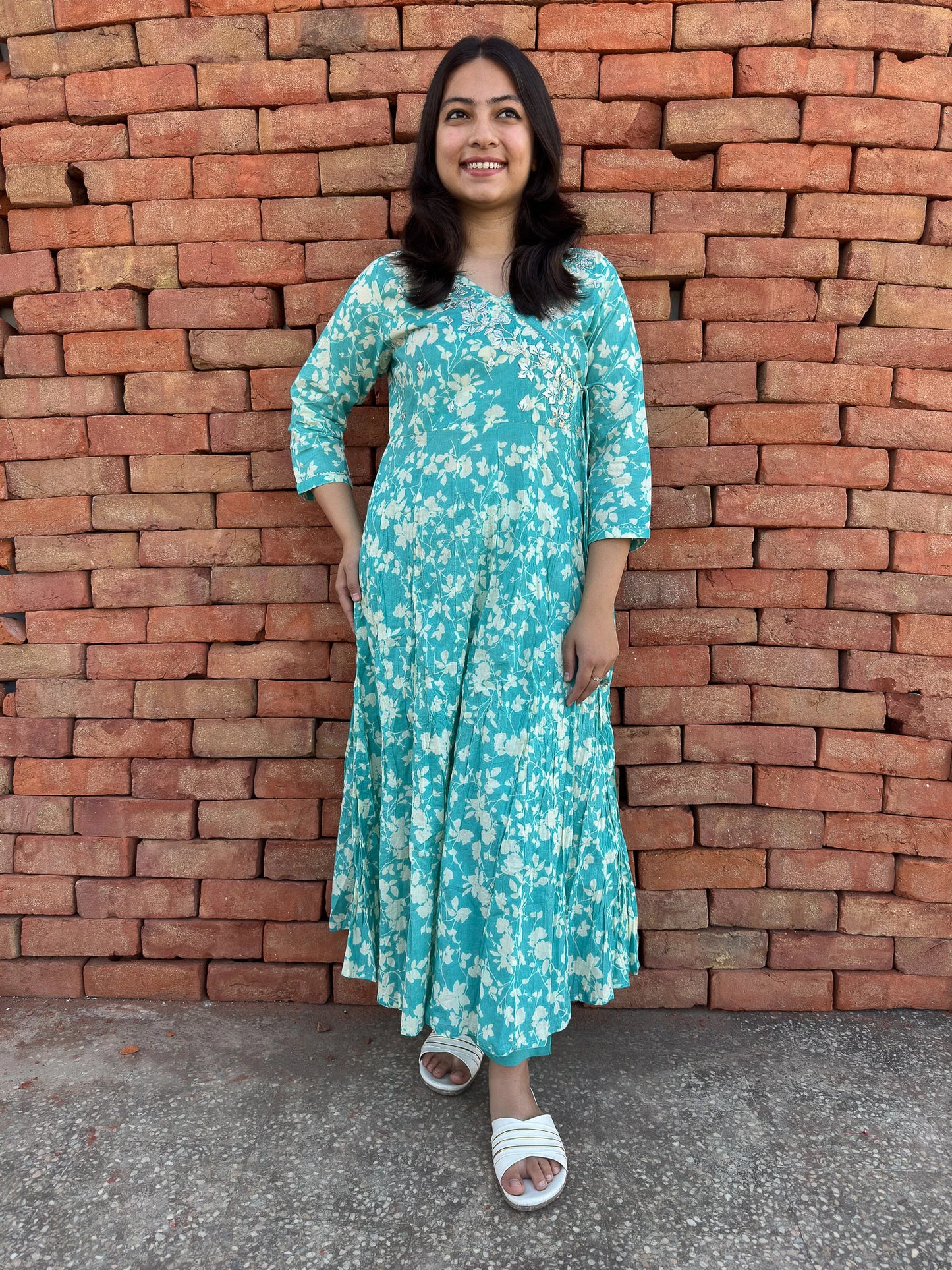 Roslic™ angrakha pattern kurta set with mul mul dupatta