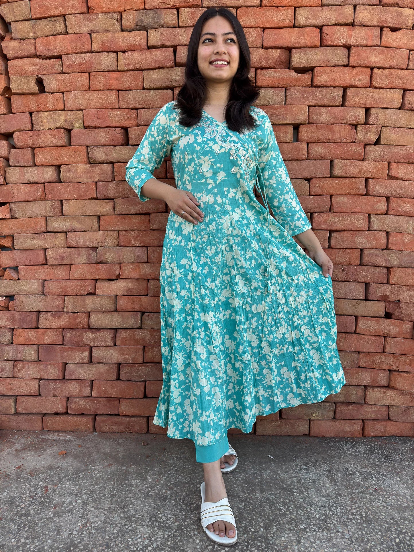 Roslic™ angrakha pattern kurta set with mul mul dupatta