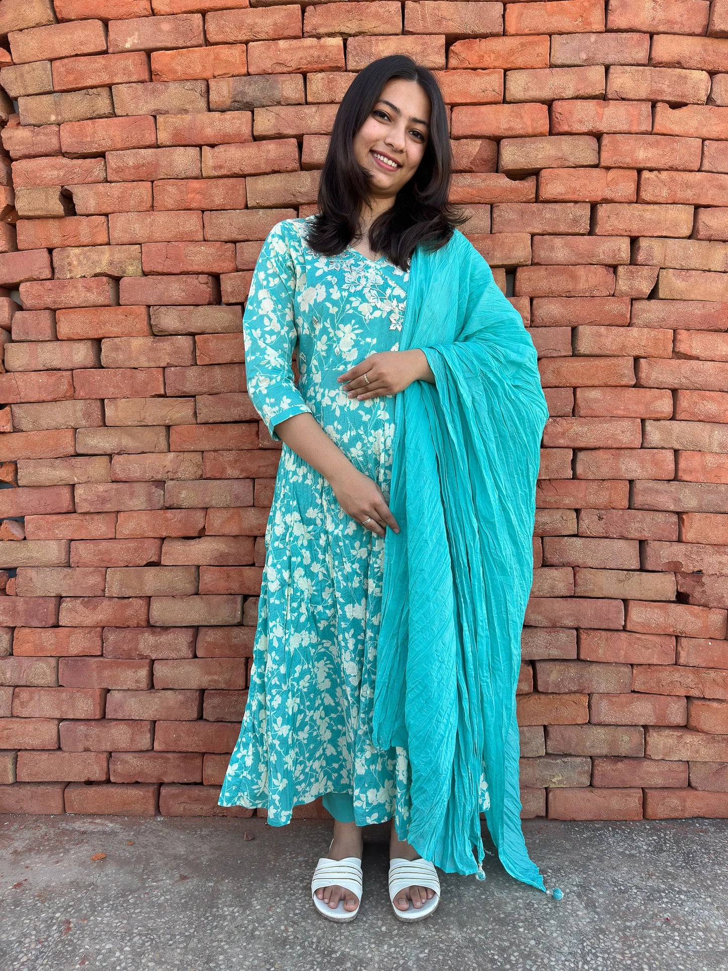 Roslic™ angrakha pattern kurta set with mul mul dupatta