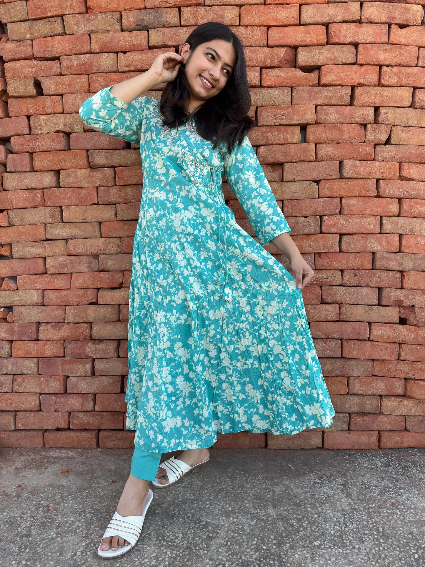 Roslic™ angrakha pattern kurta set with mul mul dupatta
