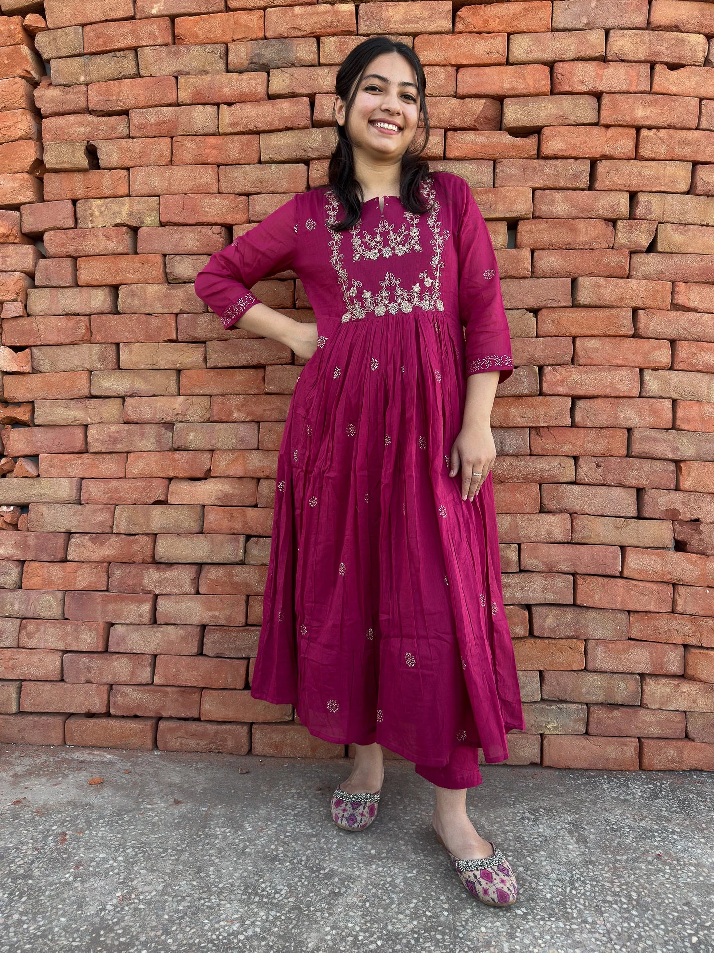 Roslic™ rani colour kurta set witb silver floral embroidery