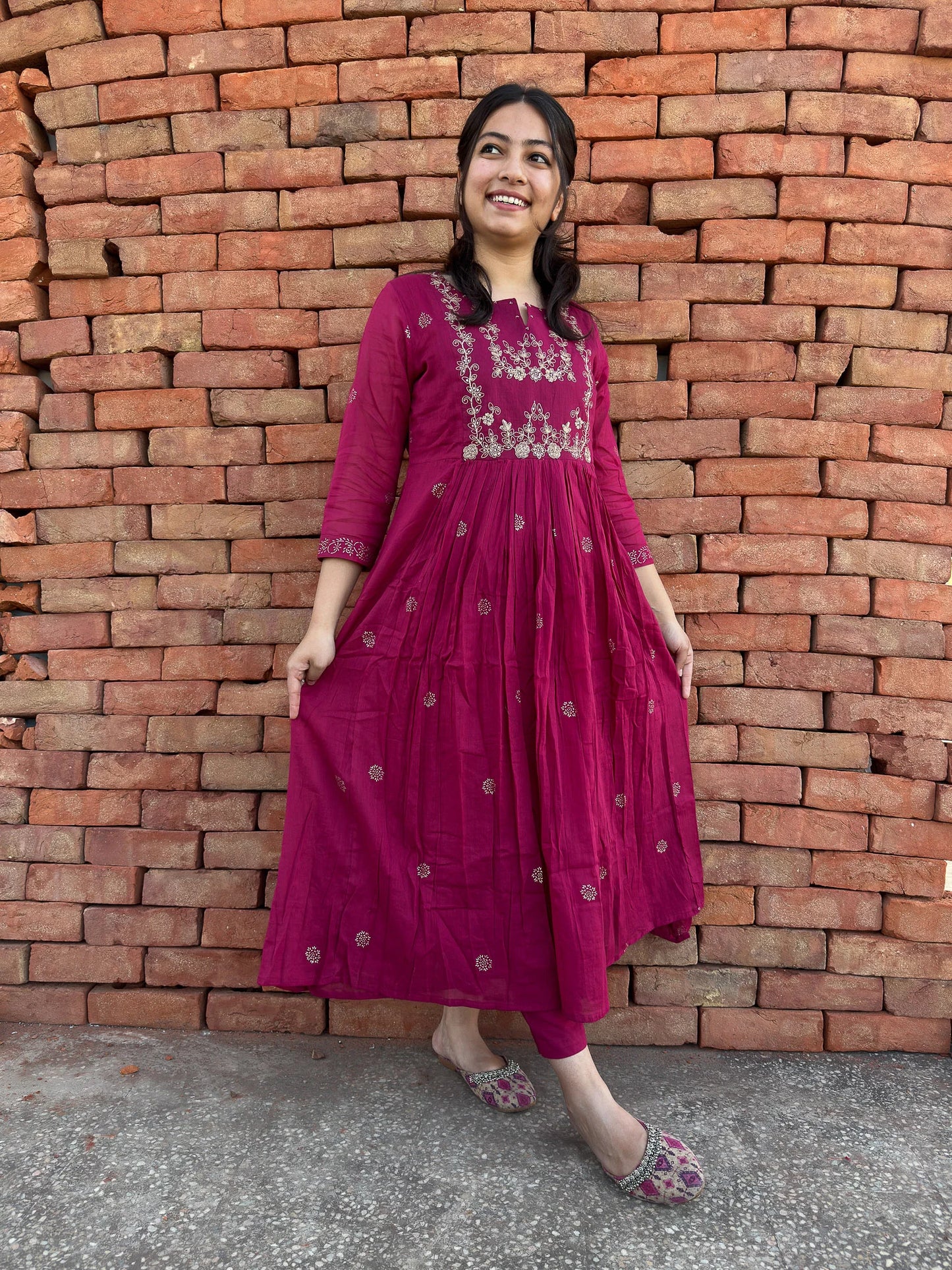 Roslic™ rani colour kurta set witb silver floral embroidery