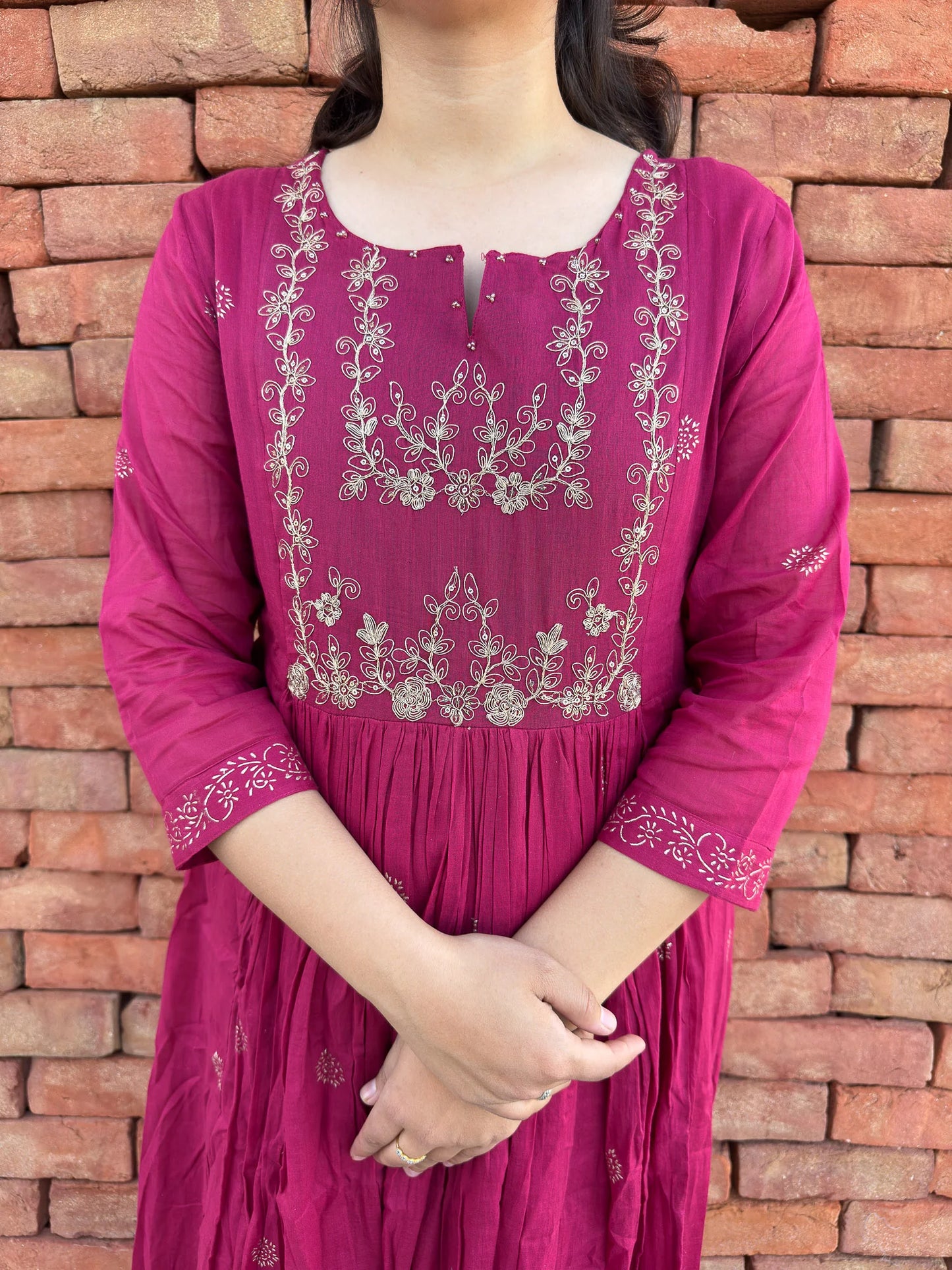 Roslic™ rani colour kurta set witb silver floral embroidery