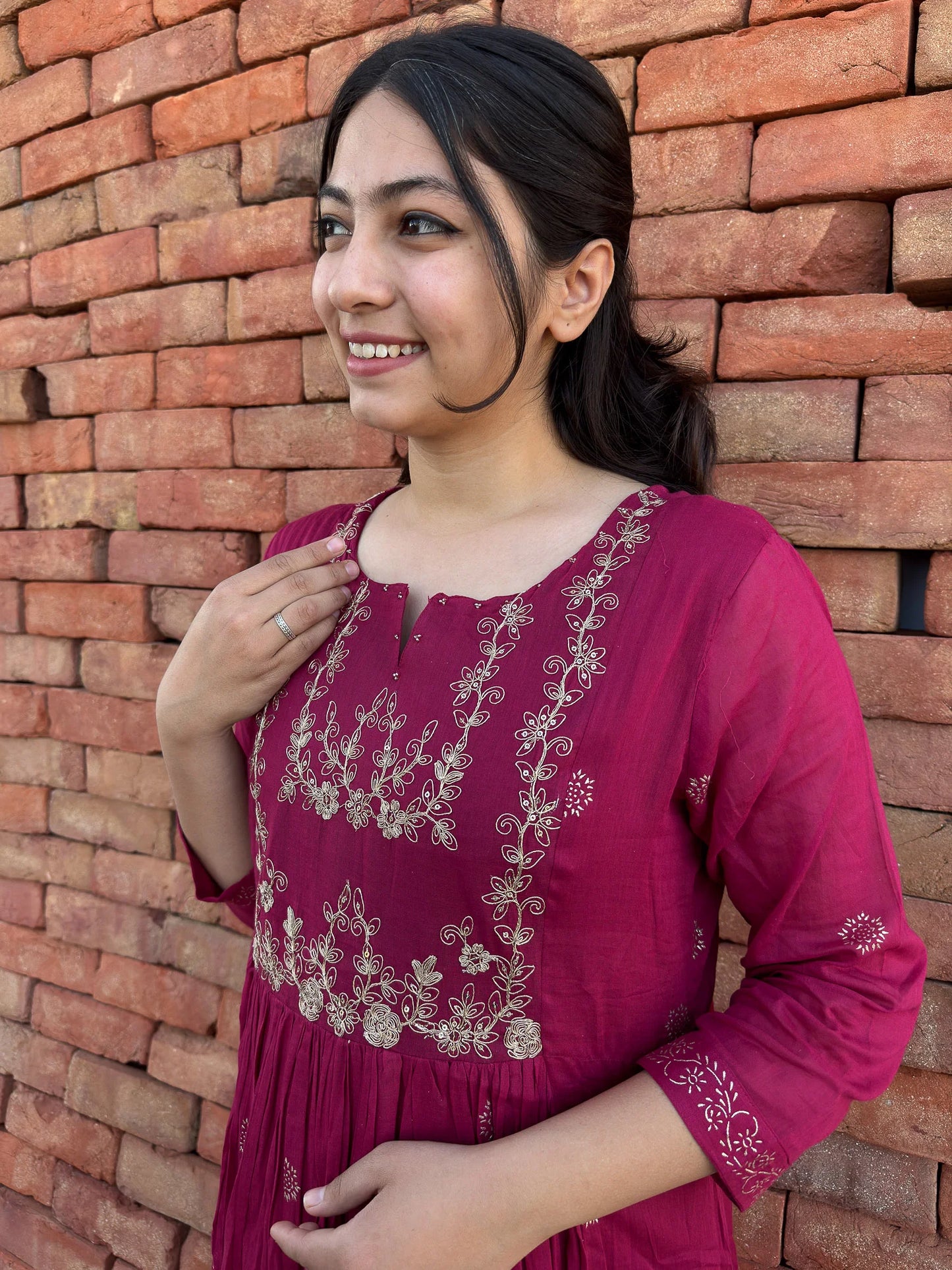 Roslic™ rani colour kurta set witb silver floral embroidery